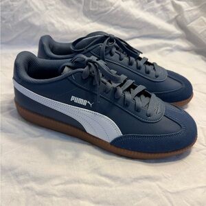 Puma Women’s Blue and White Sneakers